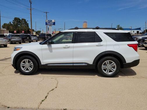 Oxford White 2020 Ford Explorer XLT