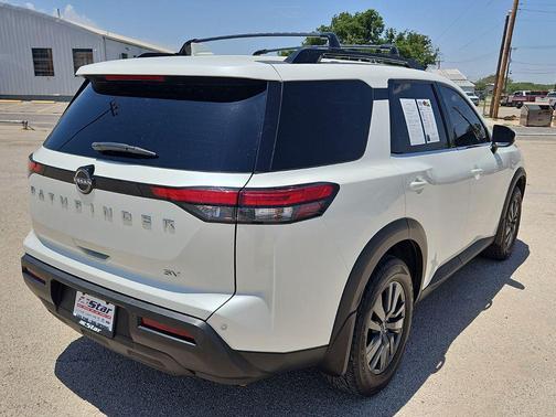 Pearl White Tricoat 2022 Nissan Pathfinder SV 2WD