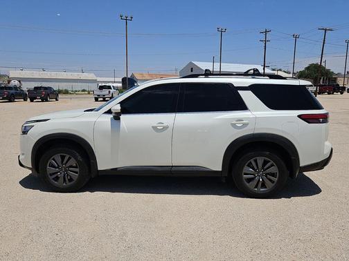 Pearl White Tricoat 2022 Nissan Pathfinder SV 2WD