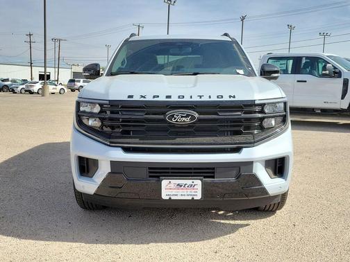 Space Silver Metallic 2026 Ford Expedition Platinum