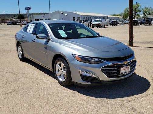 Sterling Gray Metallic 2024 Chevrolet Malibu FWD 1LT