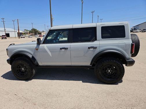 Avalanche Gray 2026 Ford Bronco Badlands