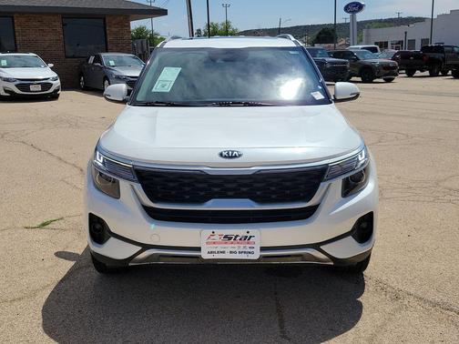 Snow White Pearl 2021 Kia Seltos EX