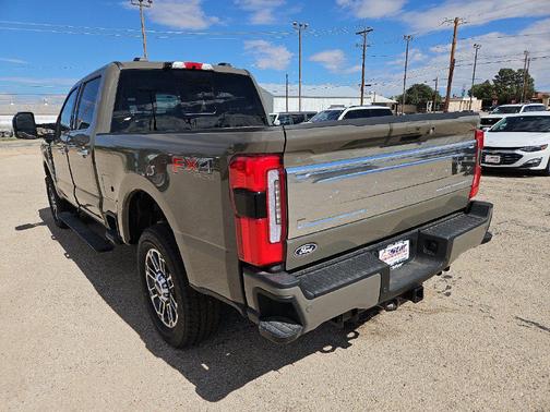 Gray 2027 Ford F-250 Platinum