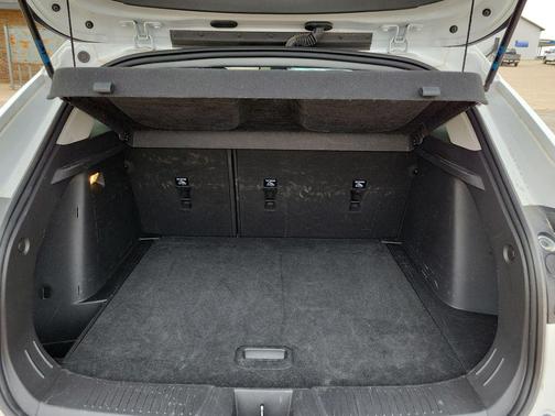 Summit White 2025 Chevrolet Trax LT