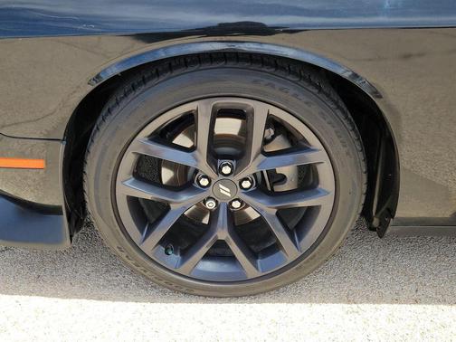 Pitch Black Clearcoat 2021 Dodge Challenger GT