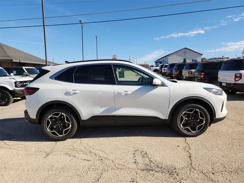 2026 Ford Escape Platinum