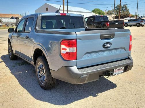 Azure Gray Metallic Tri-Coat 2026 Ford Maverick XLT