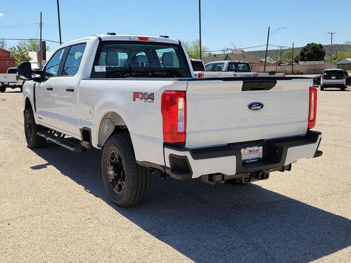 Oxford White 2026 Ford F-250 XL