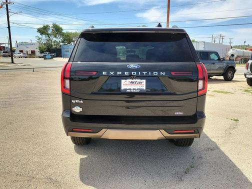 Agate Black Metallic 2026 Ford Expedition King Ranch