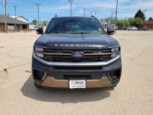 Agate Black Metallic 2026 Ford Expedition King Ranch