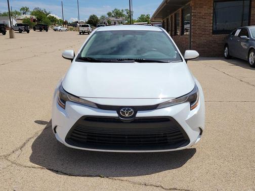 Ice Cap 2024 Toyota Corolla LE