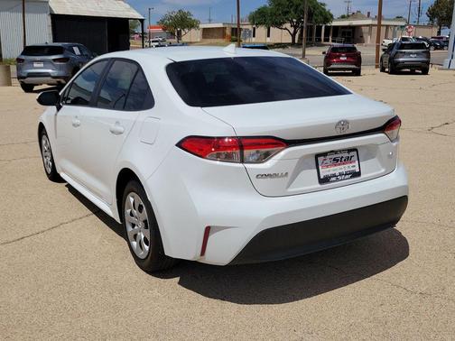 Ice Cap 2024 Toyota Corolla LE