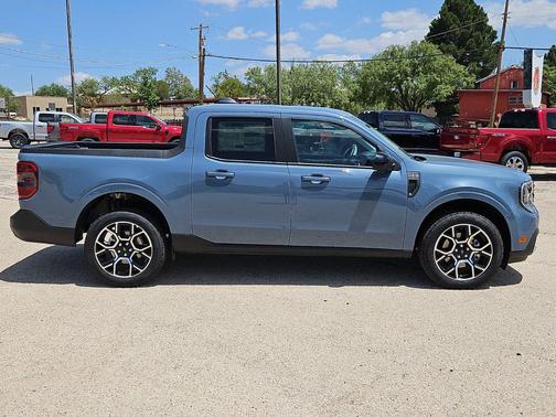 Azure Gray Metallic Tri-Coat 2026 Ford Maverick Lariat