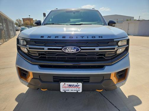 Glacier Gray Metallic Tri-Coat 2027 Ford Expedition Tremor