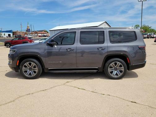 Baltic Gray Metallic Clearcoat 2023 Jeep Wagoneer Series I 4x4