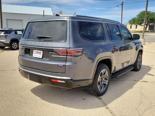 Baltic Gray Metallic Clearcoat 2023 Jeep Wagoneer Series I 4x4