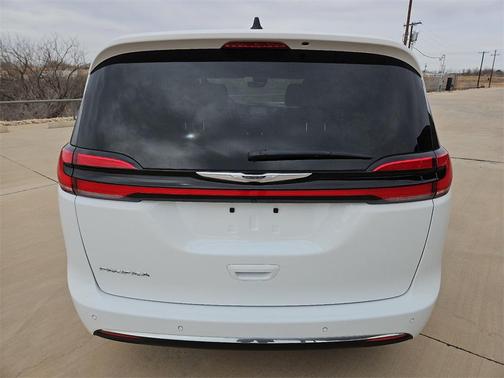 2025 Chrysler Pacifica L