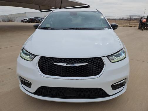 2025 Chrysler Pacifica L