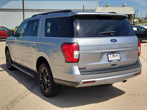 Iconic Silver Metallic 2024 Ford Expedition Max XLT
