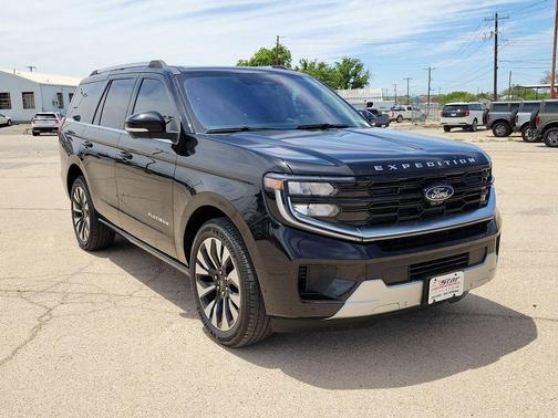 Black Metallic 2025 Ford Expedition Platinum