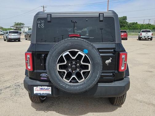 2025 Ford Bronco Outer Banks