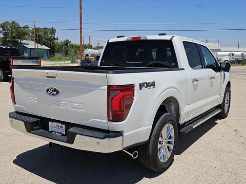 Star White Metallic Tri-Coat 2026 Ford F-150 Lariat