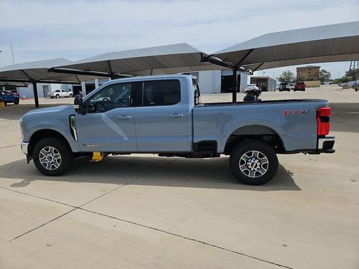 Glacier Gray Metallic Tri-Coat 2026 Ford F-250 Lariat