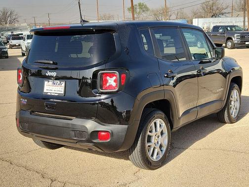 2023 Jeep Renegade Latitude