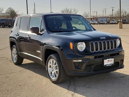 Black Clearcoat 2023 Jeep Renegade Latitude SUV