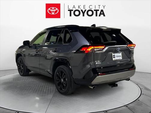 2022 Toyota RAV4 Hybrid SE