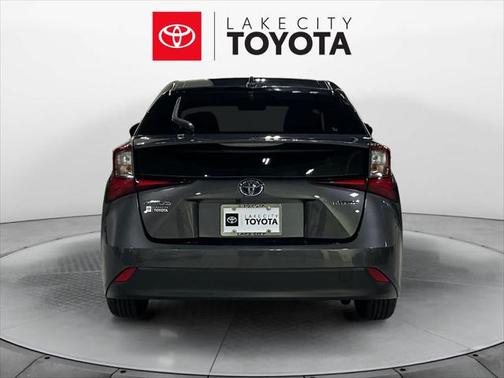 2022 Toyota Prius LE