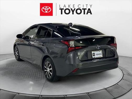 2022 Toyota Prius LE