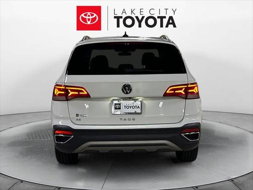 2024 Volkswagen Taos 1.5T SE