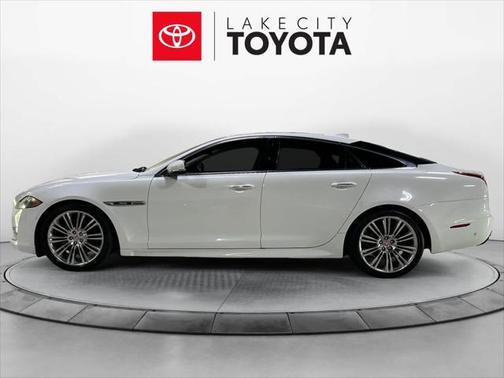 2016 Jaguar XJ XJ R-Sport