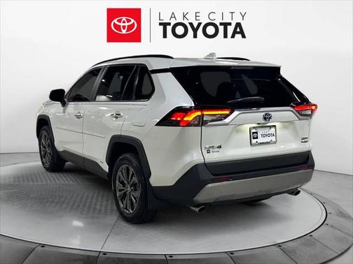 2022 Toyota RAV4 Hybrid SE