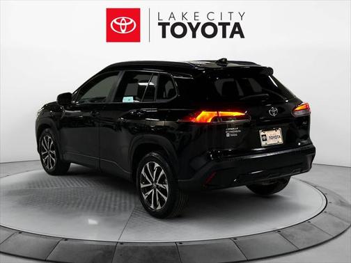 2024 Toyota Corolla Cross XLE