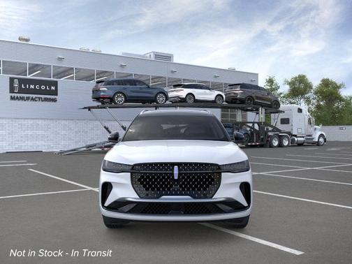 White Platinum Metallic Tri-Coat 2026 Lincoln Nautilus Black Label