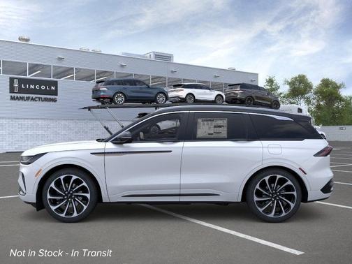 White Platinum Metallic Tri-Coat 2026 Lincoln Nautilus Black Label