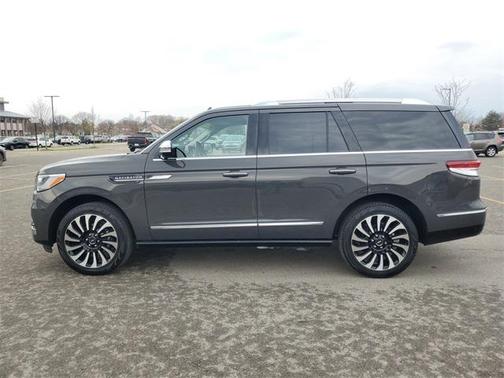2022 Lincoln Navigator Black Label