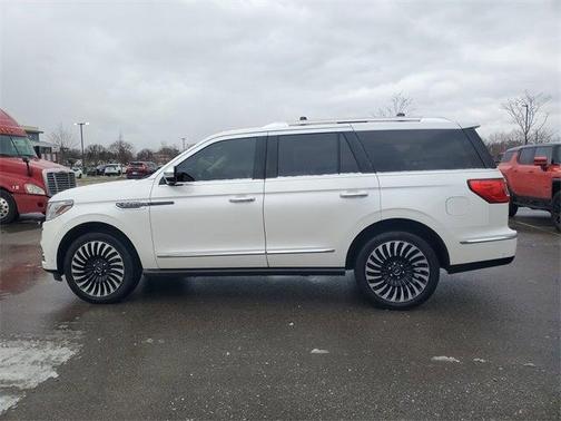 2018 Lincoln Navigator Black Label