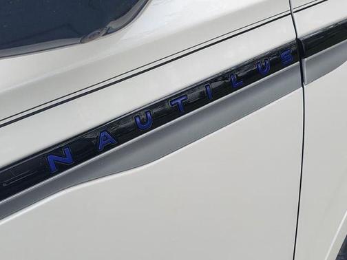 White Platinum Clearcoat Metallic 2024 Lincoln Nautilus Reserve