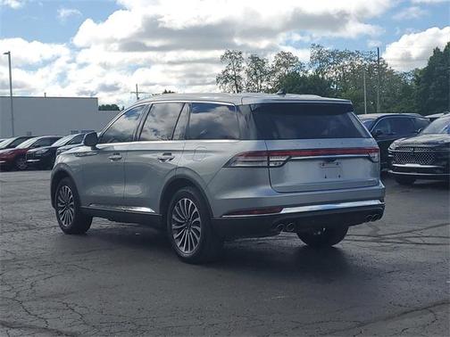 2022 Lincoln Aviator Standard AWD