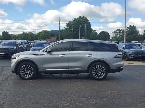 2022 Lincoln Aviator Standard AWD