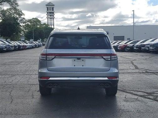2022 Lincoln Aviator Standard AWD