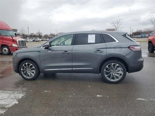 2023 Lincoln Nautilus Reserve