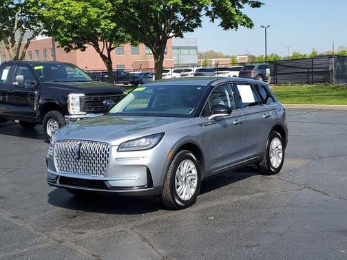 Silver Radiance Metallic Clearcoat 2023 Lincoln Corsair Standard