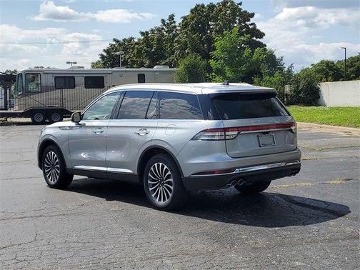 2022 Lincoln Aviator Standard AWD