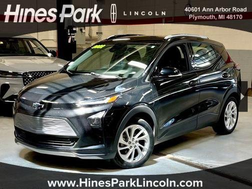 Mosaic Black Metallic 2022 Chevrolet Bolt EUV FWD LT