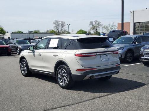 Pearl Metallic 2023 Lincoln Corsair Standard